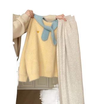 Dvo-dijelni set pleteni pulover od ice silk s elastanom, okrugli izrez, rukavi princeze, kapuljača