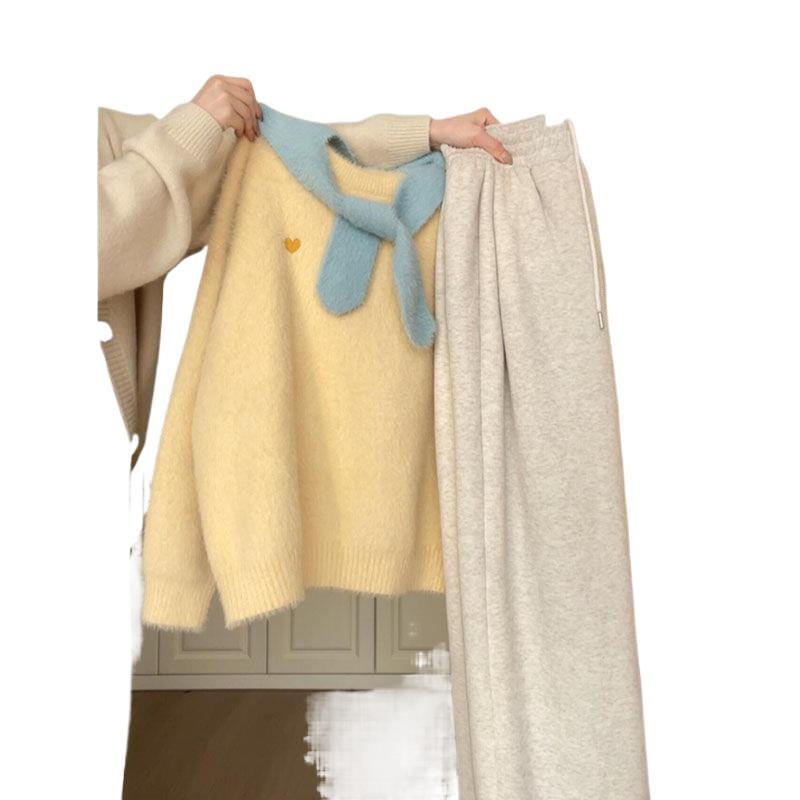 Dvo-dijelni set pleteni pulover od ice silk s elastanom, okrugli izrez, rukavi princeze, kapuljača