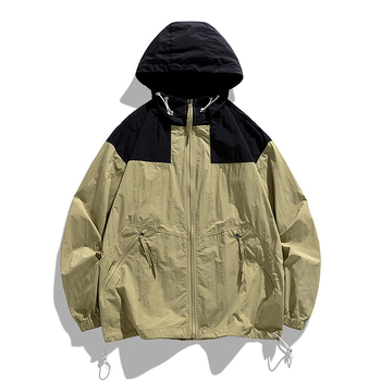 Унисекс ветровка с качулка, лека и дишаща, с ивици