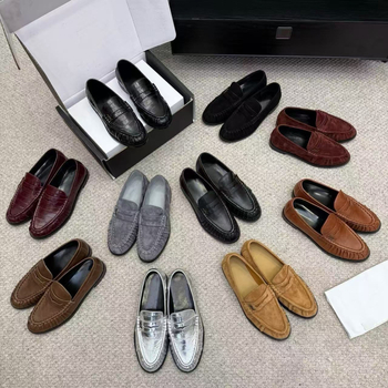 Visokokvalitetne ženske loafers od prave kože s metalnom kopčom, okrugla špička, gornji dio od teleće kože, podstava i ulošak od ovčje kože, potplat od prave kože, casual ženske cipele