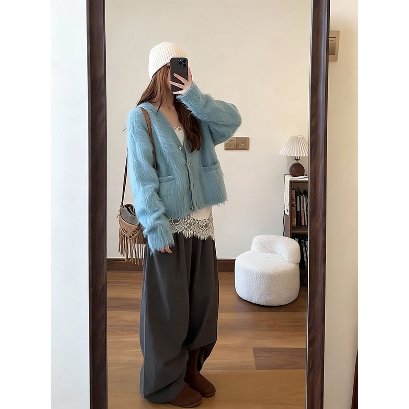 Pulover tricotat - decolteu în V, mâneca lungă, poliester 30–50%, grosime medie