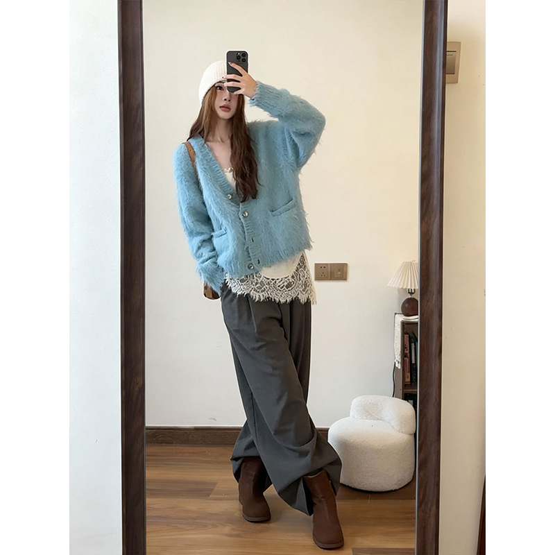 Pulover tricotat - decolteu în V, mâneca lungă, poliester 30–50%, grosime medie