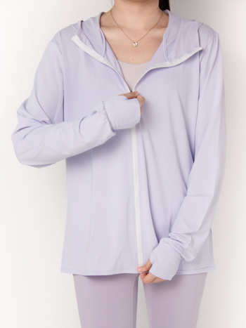 Женска лятна ветровка с UV защита и качулка — бързосъхнеща, дишаща, SPF50+, ултралека полиестерна материя, влагоотводяща