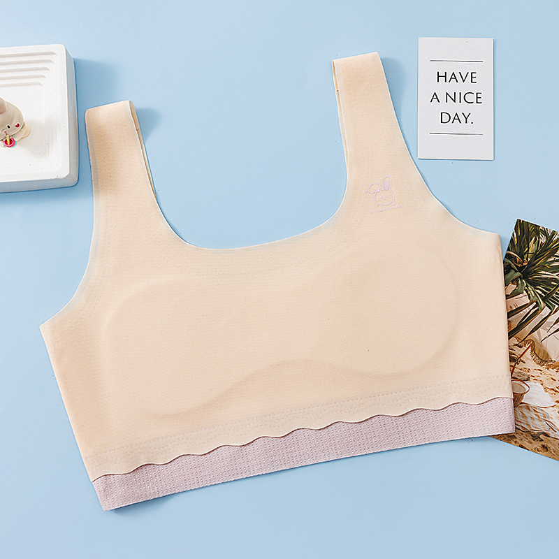 1. stupanj za djevojčice: bešavne grudnjake-tip majica-vest, najlon tkanina s pamuk podstavom, puni košarica, bez žice