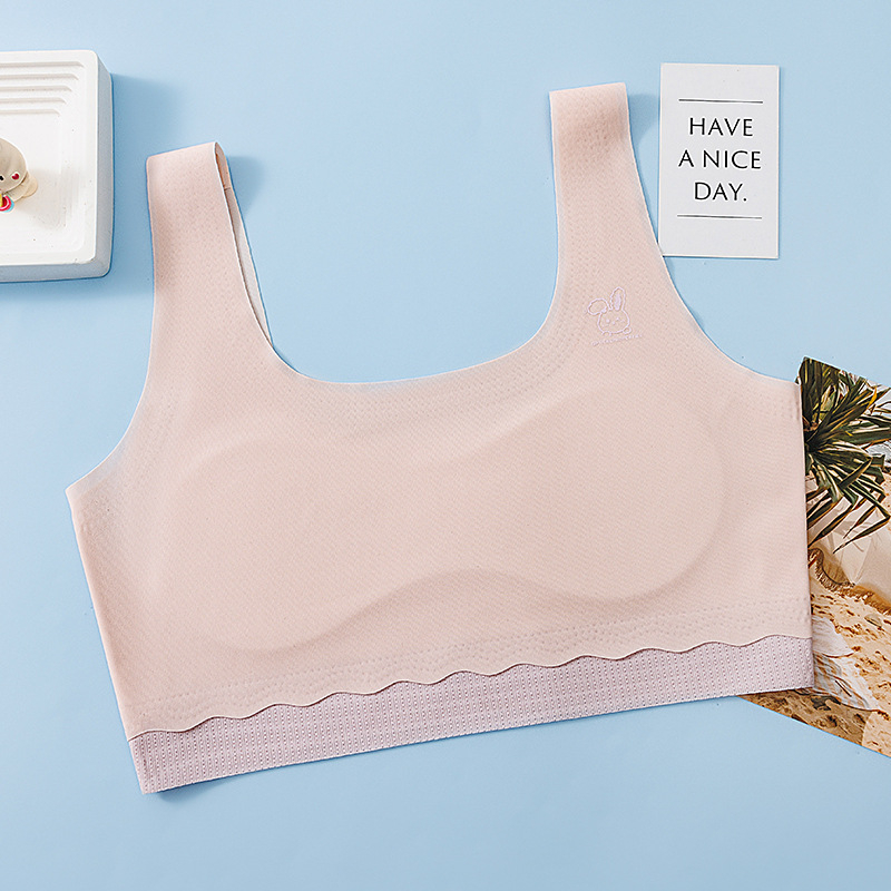 1. stupanj za djevojčice: bešavne grudnjake-tip majica-vest, najlon tkanina s pamuk podstavom, puni košarica, bez žice