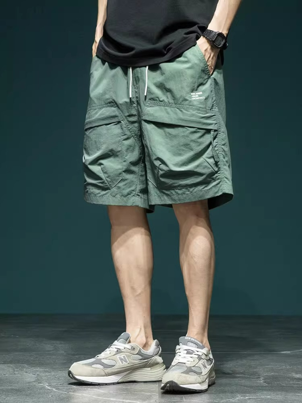 Muške cargo šorceve s velikim džepovima, brzo sušeće, širok kroj, srednja dužina, tkanina poliester (75–95%)
