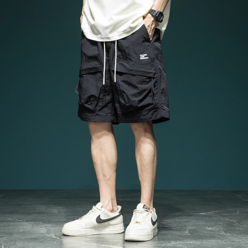 Muške cargo šorceve s velikim džepovima, brzo sušeće, širok kroj, srednja dužina, tkanina poliester (75–95%)