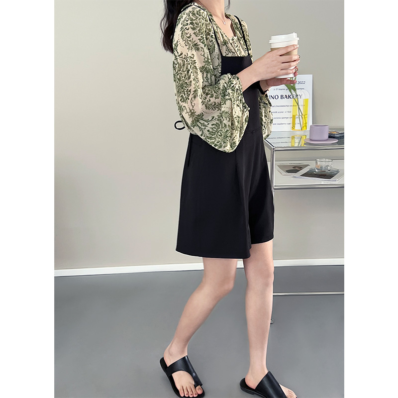 Košulа s lampastim rukavima, okrugli ovratnik, print uzorak, mješavina poliester–acetat, široki kroj (ljeto 2022)