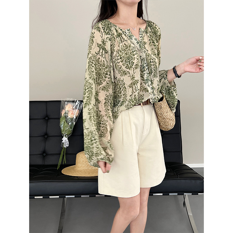 Košulа s lampastim rukavima, okrugli ovratnik, print uzorak, mješavina poliester–acetat, široki kroj (ljeto 2022)