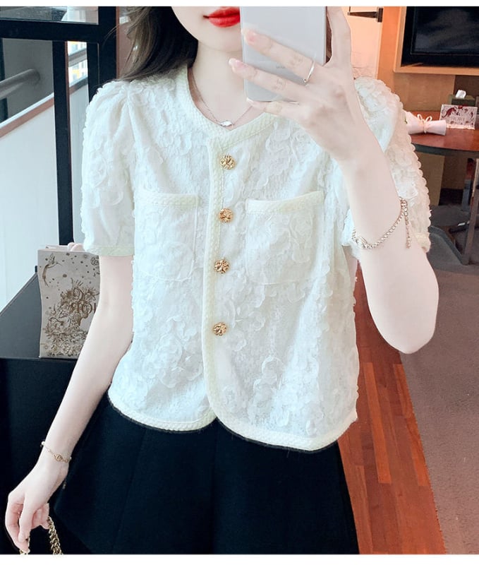 Čipkasta košulja s okruglim ovratnikom, kratkim rukavima, uski kroj, patchwork detalji