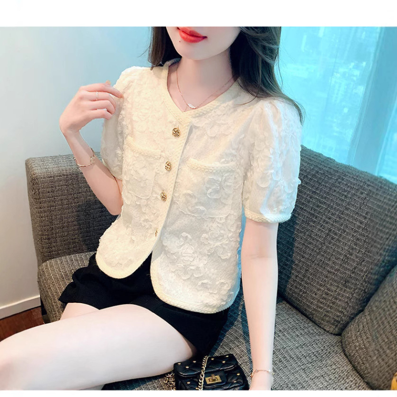 Čipkasta košulja s okruglim ovratnikom, kratkim rukavima, uski kroj, patchwork detalji