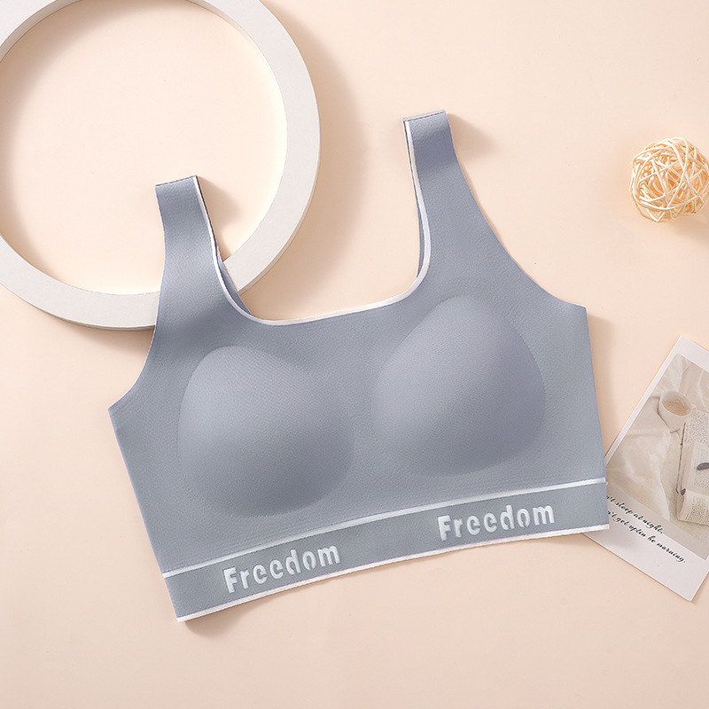 Dječja sportska grudnjaka u stilu vesta, najlon, pune čašice, tanki kalupi s spužvom, prozračna i udobna