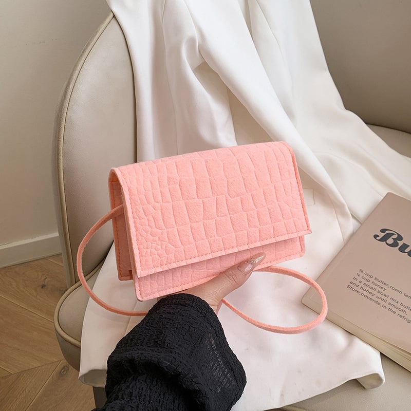 Crossbody torba od PU, mala kvadratna torba, s jednom naramenicom, zatvaranje preklopom, podstava od poliestera