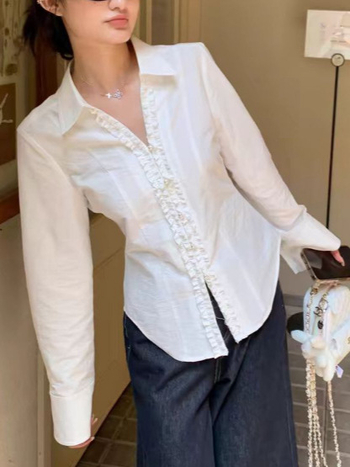 Chiffon anyagú ing V-nyakú, hosszú ujjú, szűk fazon, gombos elöl