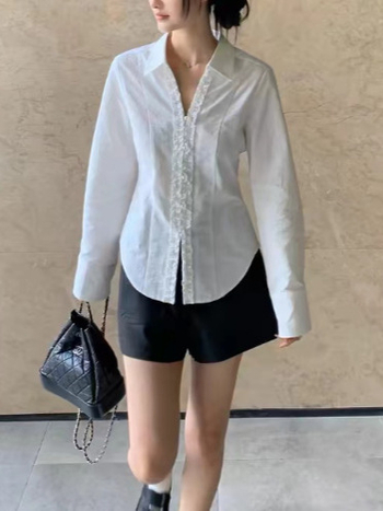 Chiffon anyagú ing V-nyakú, hosszú ujjú, szűk fazon, gombos elöl