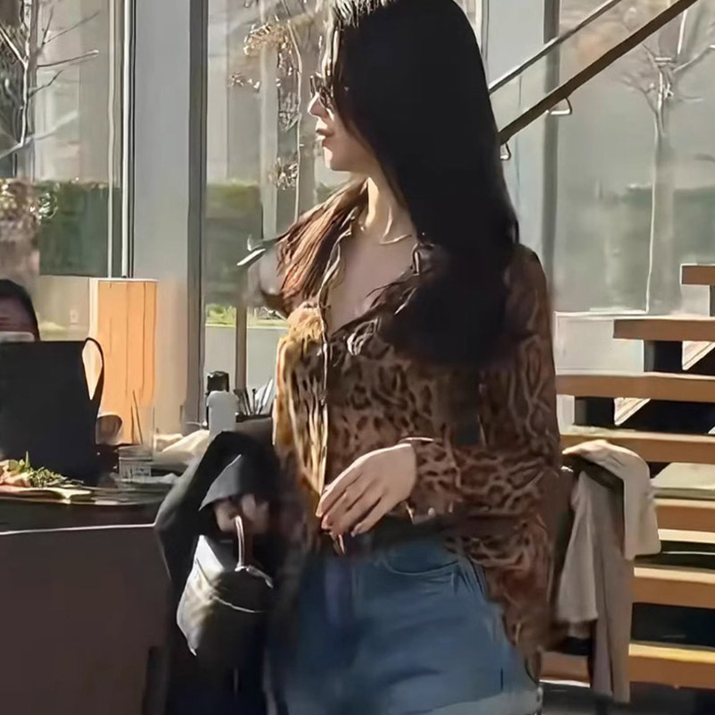 Női ing leopárd mintával, álló gallérral, hosszú ujjú, egyenes szabás, poliészter-spandex anyag, tavasz 2025