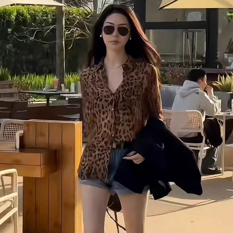 Női ing leopárd mintával, álló gallérral, hosszú ujjú, egyenes szabás, poliészter-spandex anyag, tavasz 2025