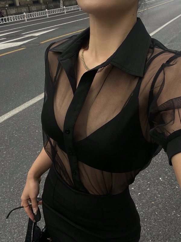 Hálós anyagú ing, 90–95% poliészter, polo gallér, hosszú ujjú, városi elegáns stílus.