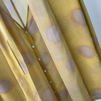 Mulberry selyem ing, ink-wash mintával, V-nyakú, hosszú ujjú, laza szabás