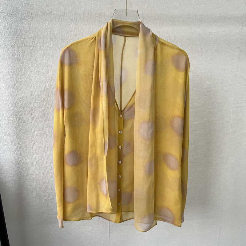 Mulberry selyem ing, ink-wash mintával, V-nyakú, hosszú ujjú, laza szabás