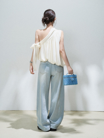 Chiffon majica s asimetričnim ramenom i trakom, opuštenog kroja, žena, francuski stil, šik ovratnik, proljeće 2025