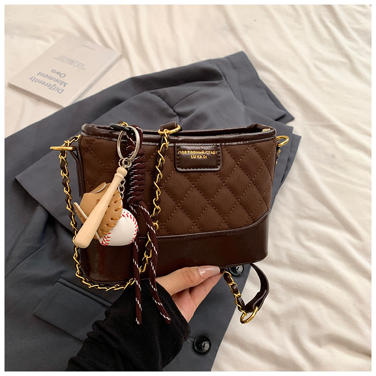 Ženska kvadratna crossbody torba sa zatvaračem, urbani stil, mat materijal, laminirana unutrašnjost, jedan remen