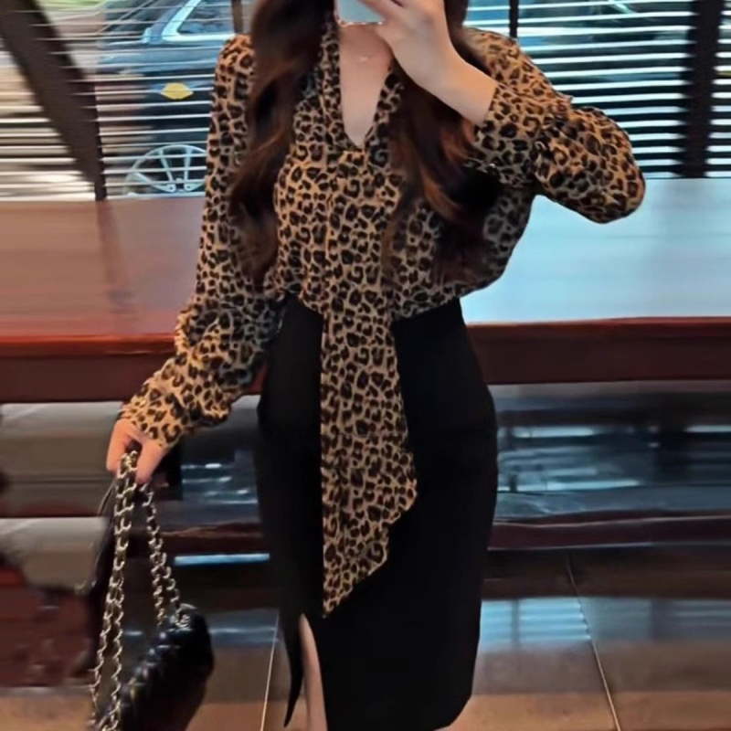 Košulja s leopard printom i vezom na vratu, bez rukava, opušten kroj, vinilon tkanina, V-izrez