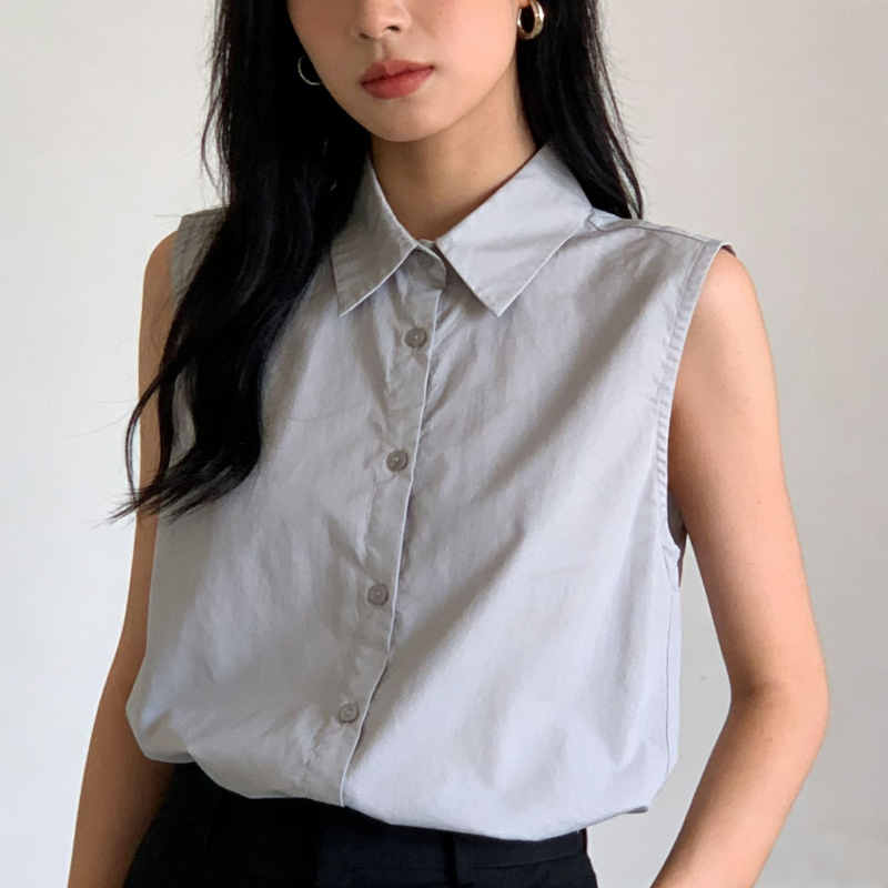 Bez rukava pamukasti top za košulju - 95% pamuk, jednobojan, ovratnik košulje, kopčanje u jednom redu, srednje duljine 65–80 cm, kardigan-stil za elegantan dnevni outfit