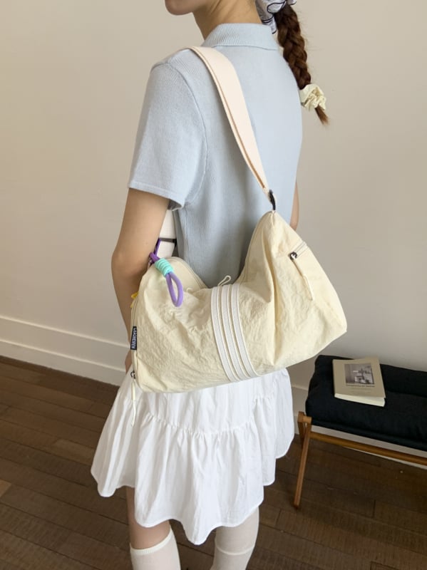 Ženska torbica za ramena u urbanom minimalističkom stilu, nylon Tote torba sa zatvaračem, unutarnja džep sa zipom, jedna naramenica, horizontalni pravokutni oblik, ljeto 2025