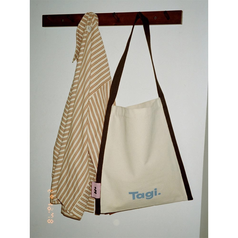 Канва Tote чанта – уличен стил, голям капацитет, вертикална квадратна форма, открита горна част, вътрешен джоб с цип, полиестерна подплата