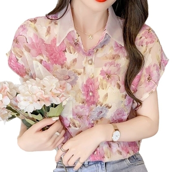 Ženska poliesterna bluza s cvjetnim uzorkom, polo ovratnik, kratke rukave, regularan kroj, kratka duljina