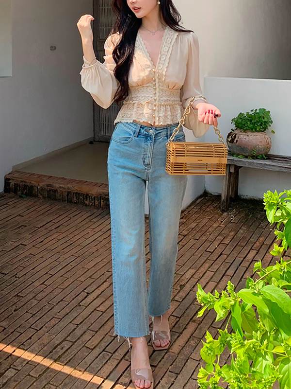 Риза с V-образно деколте, фенерни ръкави, полиестерна тъкан, колажен дизайн