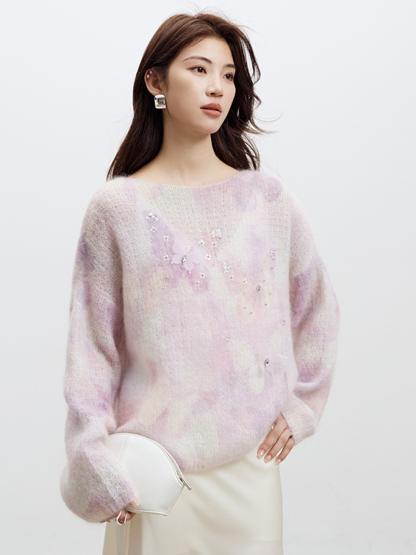Mohair pulover s gradientnim uzorkom i lađastim izrezom; Mohair 30-50% / vuna <30%.