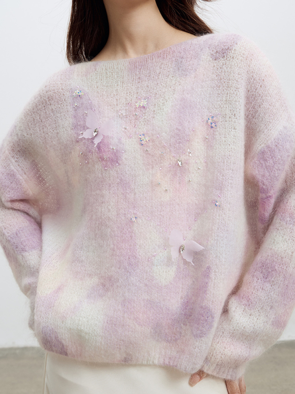 Mohair pulover s gradientnim uzorkom i lađastim izrezom; Mohair 30-50% / vuna <30%.