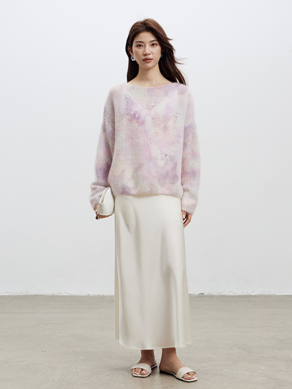 Mohair pulover s gradientnim uzorkom i lađastim izrezom; Mohair 30-50% / vuna <30%.