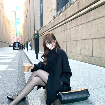 Ženski kaput od vunene smjese, srednja duljina, rever, jednostrano kopčanje, zima 2025