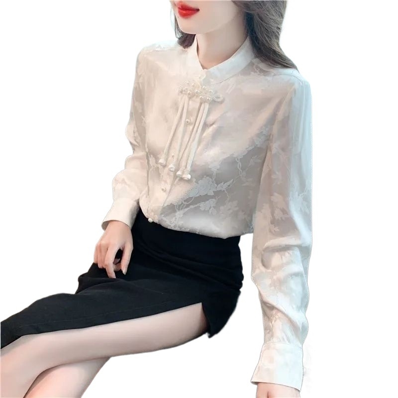 Риза от шифон в китайски стил, стояща яка, планка с копчета в една редица и катарами