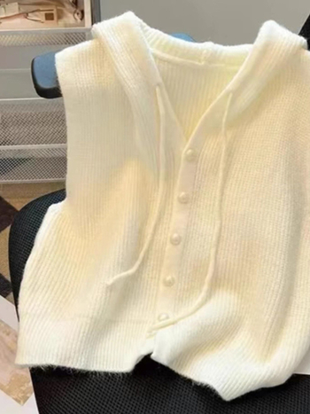 Дамска качулкава плетена жилетка, едноцветна, вълнена смес с акрил и полиестер (30–50% акрил; полиестер <30%), вдъхновена от колежански стил кардиган