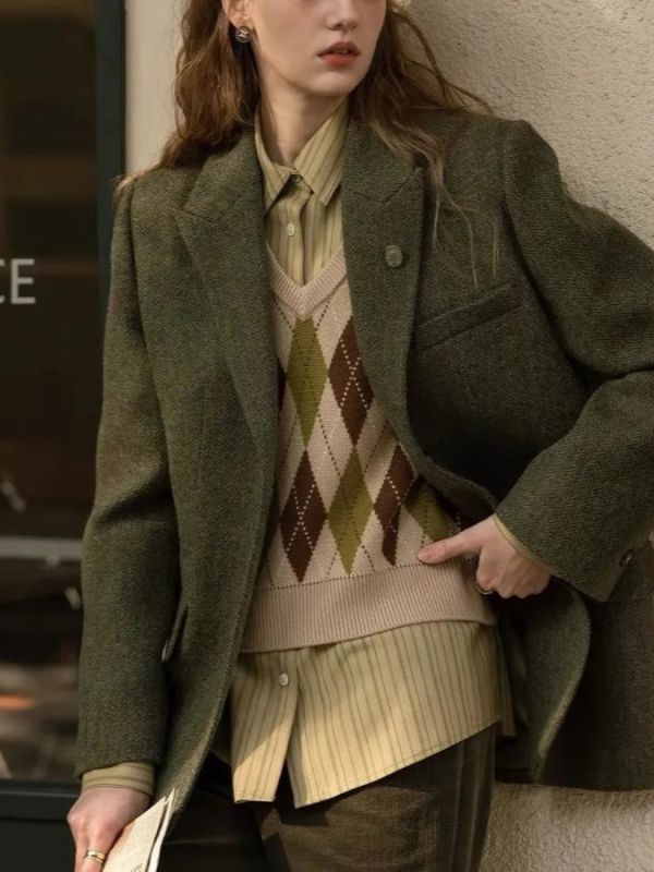 Žensko sako od 100% vune s retro herringbone uzorkom, jesen-zima 2025, britanski stil, vrhunska kvaliteta.