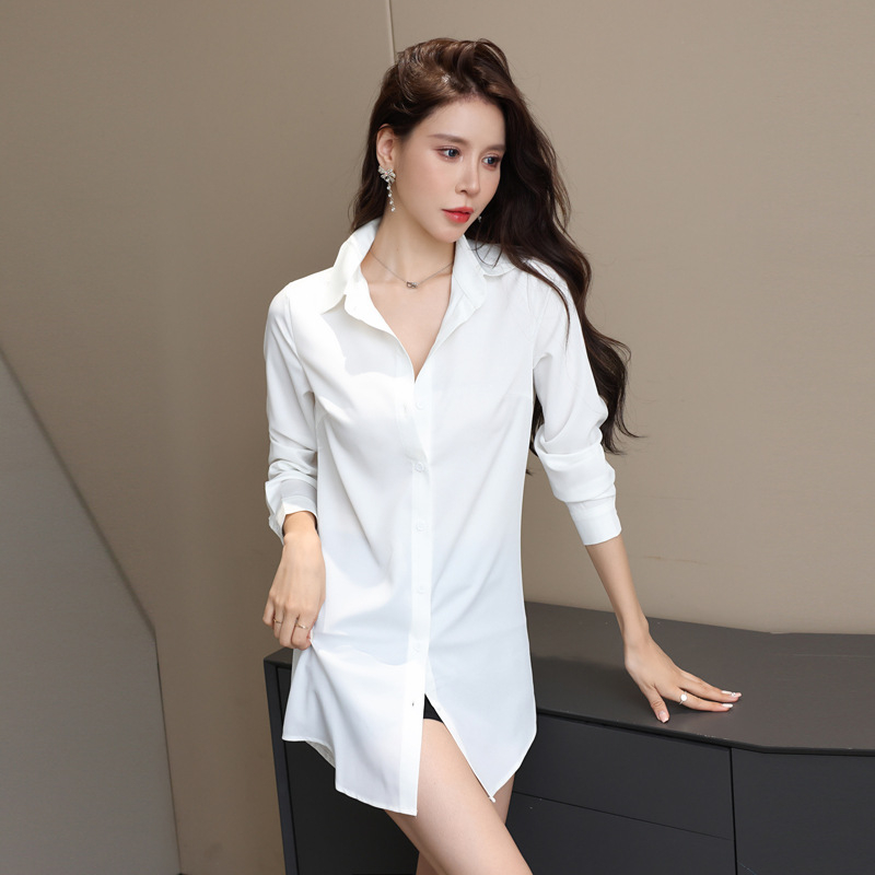 Шифонена риза с поло яка, дълги ръкави, свободна кройка, средна дължина (65-80 см)