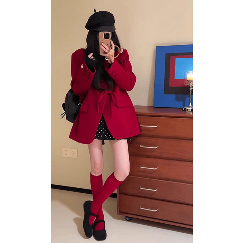 Ženska jakna slobodnog kroja, kratka duljina 40–50 cm, dugi rukavi s plisiranjem, stojeći ovratnik, plisirani detalj, zima 2025, japansko-korejski ležerni stil