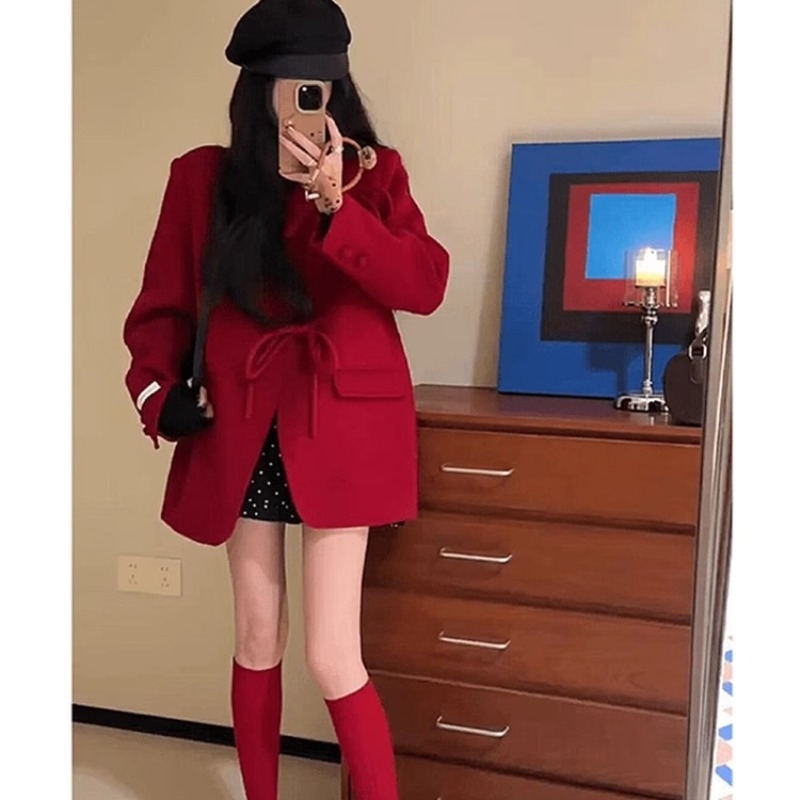 Ženska jakna slobodnog kroja, kratka duljina 40–50 cm, dugi rukavi s plisiranjem, stojeći ovratnik, plisirani detalj, zima 2025, japansko-korejski ležerni stil