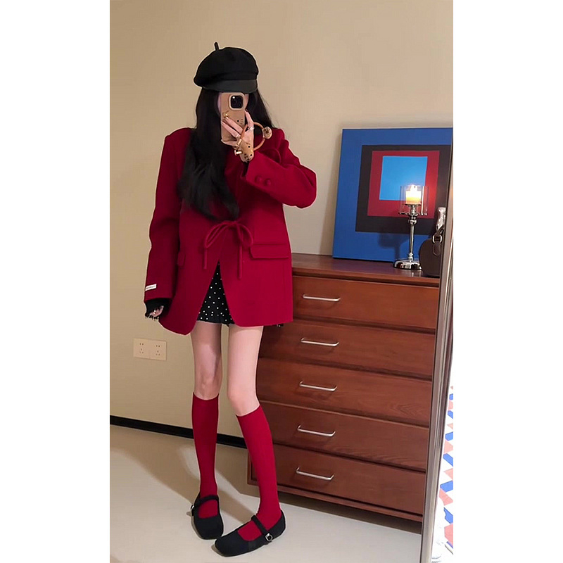 Ženska jakna slobodnog kroja, kratka duljina 40–50 cm, dugi rukavi s plisiranjem, stojeći ovratnik, plisirani detalj, zima 2025, japansko-korejski ležerni stil