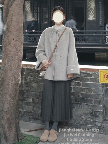 Дамско късо вълнено палто с панделка, кръгло деколте, джобове и копчета, свободен силует, дълги ръкави