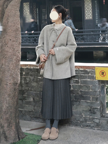 Дамско късо вълнено палто с панделка, кръгло деколте, джобове и копчета, свободен силует, дълги ръкави