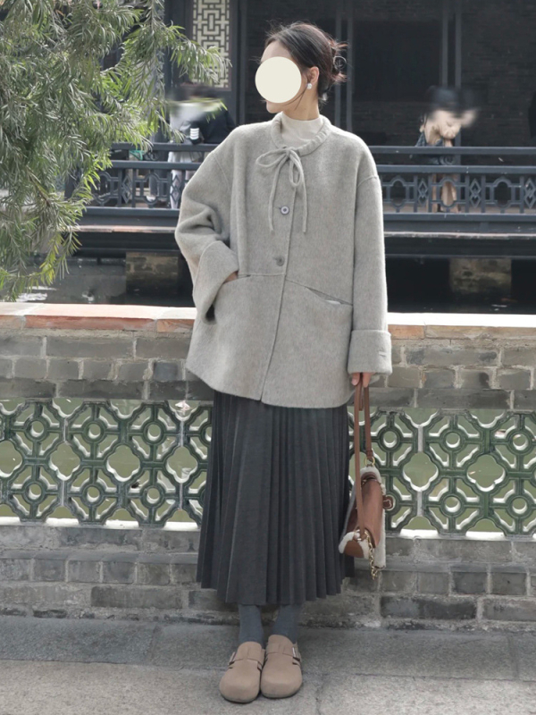 Дамско късо вълнено палто с панделка, кръгло деколте, джобове и копчета, свободен силует, дълги ръкави