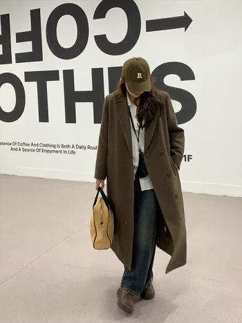 Дамско вълнено палто в стил Хепбърн, средна дължина, подплатено, quilted дизайн, лацета яка