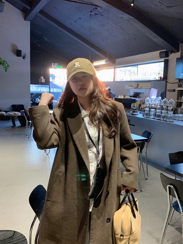 Дамско вълнено палто в стил Хепбърн, средна дължина, подплатено, quilted дизайн, лацета яка