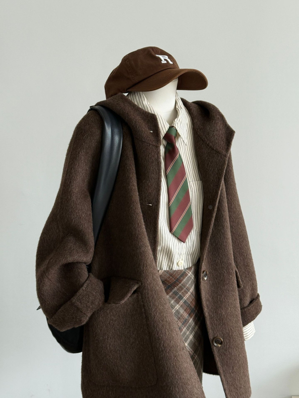 Ženski reverzibilni vuneni kaput s kapuljom, duffle stil, srednja duljina, 95% vuna
