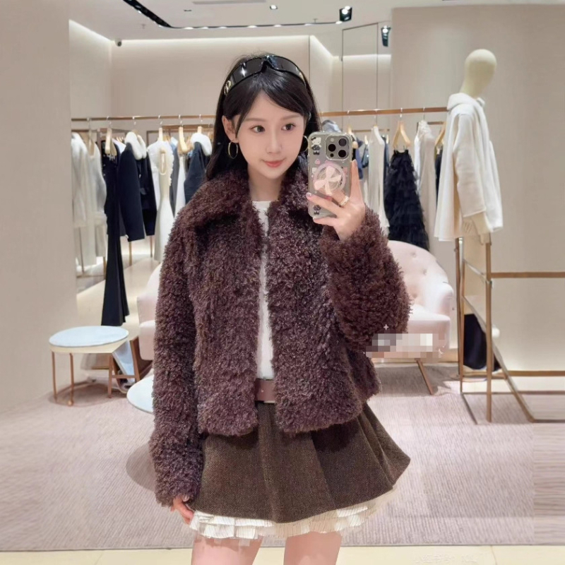 Ženska fleece jakna, udoban slobodan kroj, debeli materijal, dugi rukavi, zatvarač na zip